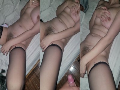 Chơi em không cho mà cứ bắt quay tay nhìn em nghịch đồ chơi